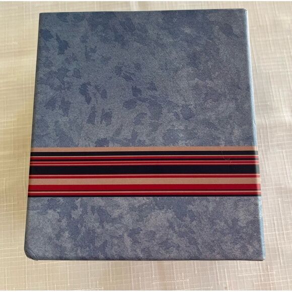 Creative Memories red and blue/grey picfolio 2 mini albums, new in box, 4x4 - Picture 4 of 7